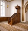 Ahşap Cami Minberi – El Oyması İslami Motifli Cami Minberi – özel üretim ahşap korkuluk