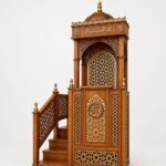 El İşçiliği Ahşap Cami Minberi – Oymalı Desenli Cami Minberi (Klasik Tasarım) – özel üretim ahşap merdiven detay görünümü 3