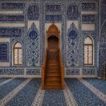 Ahşap Cami Minberi – El Oyması İslami Motifli Cami Minberi – özel üretim ahşap ürün detay görünümü 2