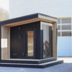 Ev Tipi Portatif Sauna – Stonewood Kuğu 12 m² – özel üretim ahşap kapı detay görünümü 8