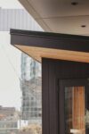 Ev Tipi Portatif Sauna – Stonewood Kuğu 12 m² – özel üretim ahşap kapı detay görünümü 10