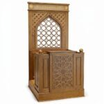 Ahşap Mihrap Kürsüsü – Oyma Desenli Cami ve Mescit Kürsüsü – özel üretim ahşap raf detay görünümü 3