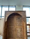 El İşçiliği Kemerli Ahşap Cami Kapısı – Geleneksel Oyma Motifli Özel Tasarım – özel üretim ahşap kapı detay görünümü 4