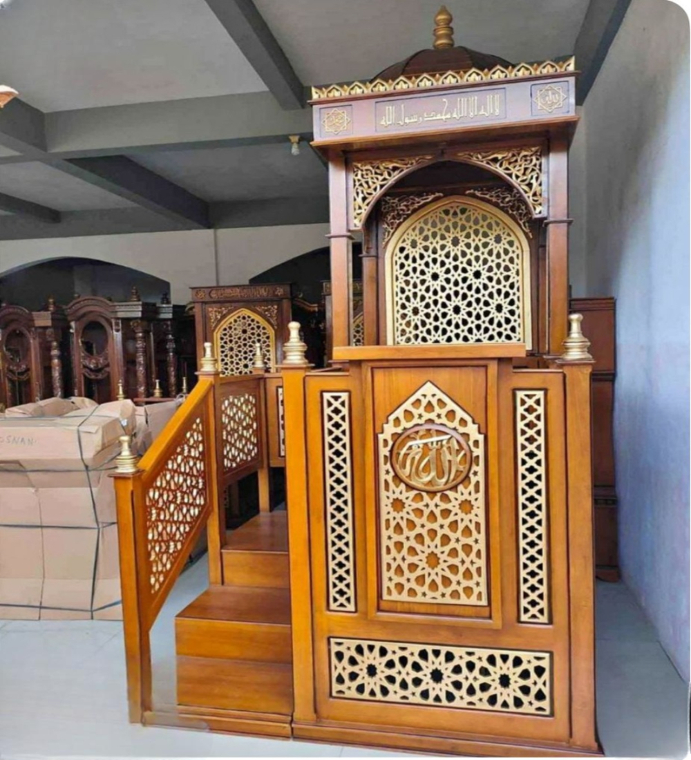 El İşçiliği Ahşap Cami Minberi – Oymalı Desenli Cami Minberi (Klasik Tasarım) | Sedirhane El İşçiliği Ahşap Cami Minberi – Oymalı Desenli Cami Minberi (Klasik Tasarım) – özel üretim özel üretim ahşap merdiven