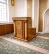Ahşap Cami Minberi – El İşçiliği Oyma Detaylı Cami Minberi – özel üretim özel üretim ahşap raf