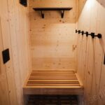 Ev Tipi Portatif Sauna – Stonewood Kuğu 12 m² – özel üretim ahşap kapı detay görünümü 6