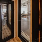 Ev Tipi Portatif Sauna – Stonewood Kuğu 12 m² – özel üretim ahşap kapı detay görünümü 2