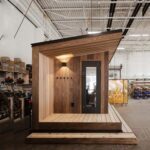 Ev Tipi Portatif Sauna – Stonewood Kuğu 12 m² – özel üretim ahşap kapı detay görünümü 1